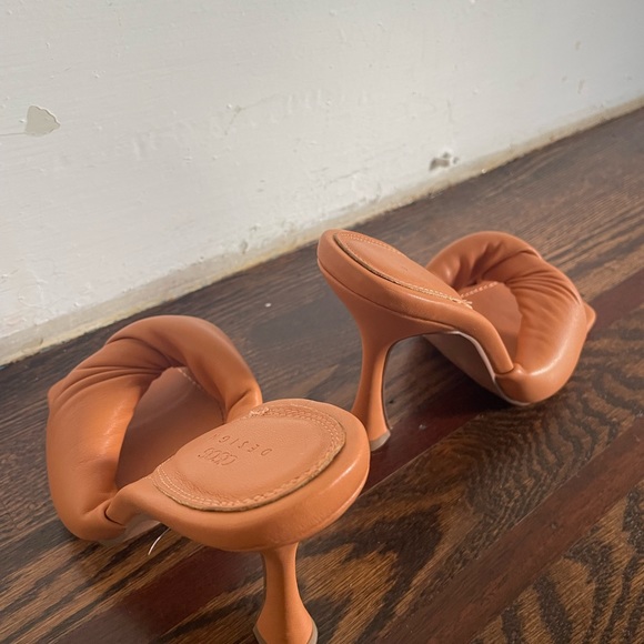 Nude sexy heels size 6.5 - Picture 2 of 3